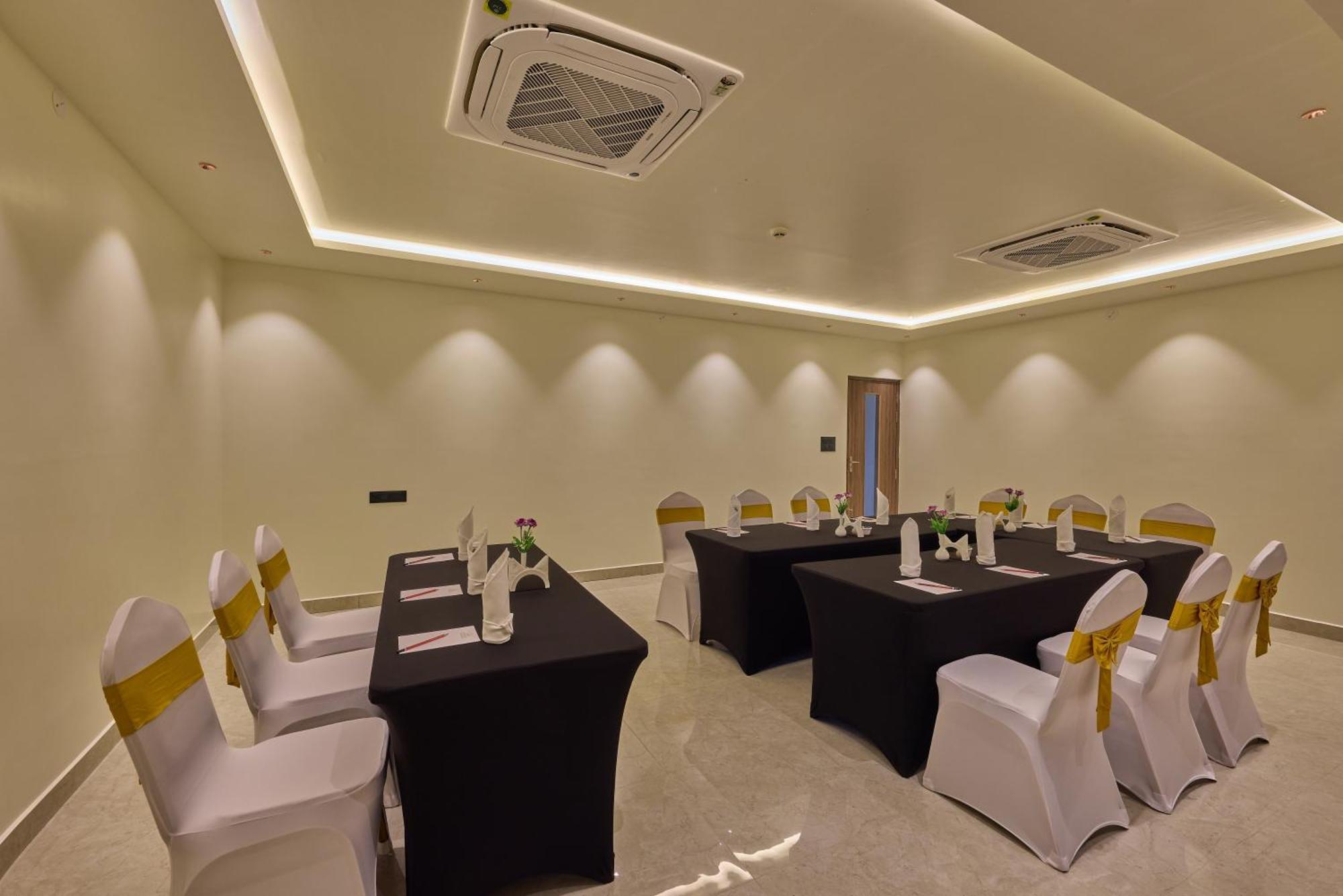 Grand Continent Mysore A Sarovar Portico Affiliate Hotel Eksteriør bilde